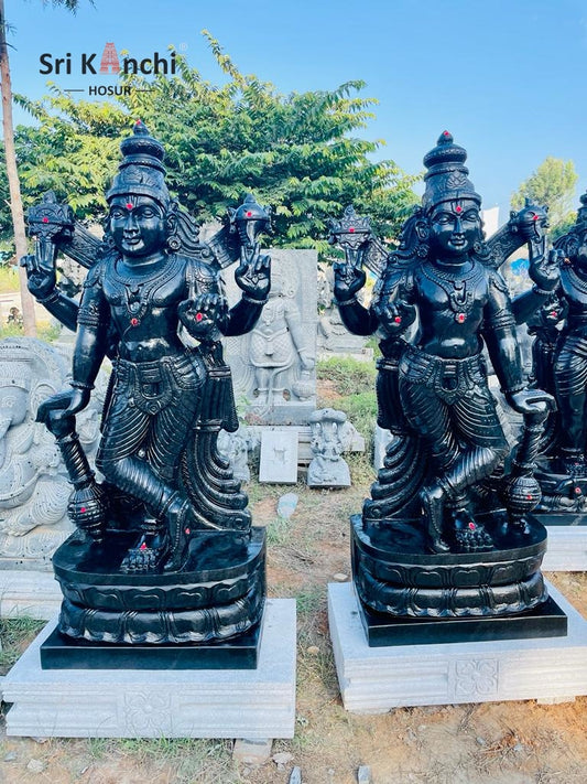 Sri Duvarabalakar Hindu God