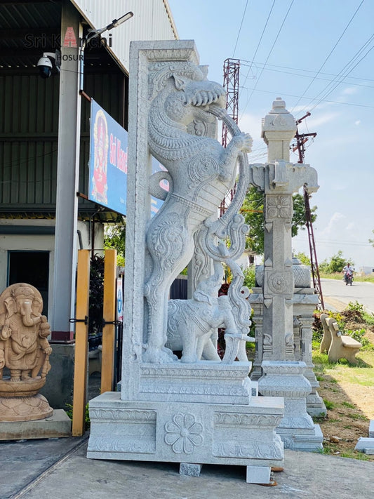 Sri Yazhi Pillar